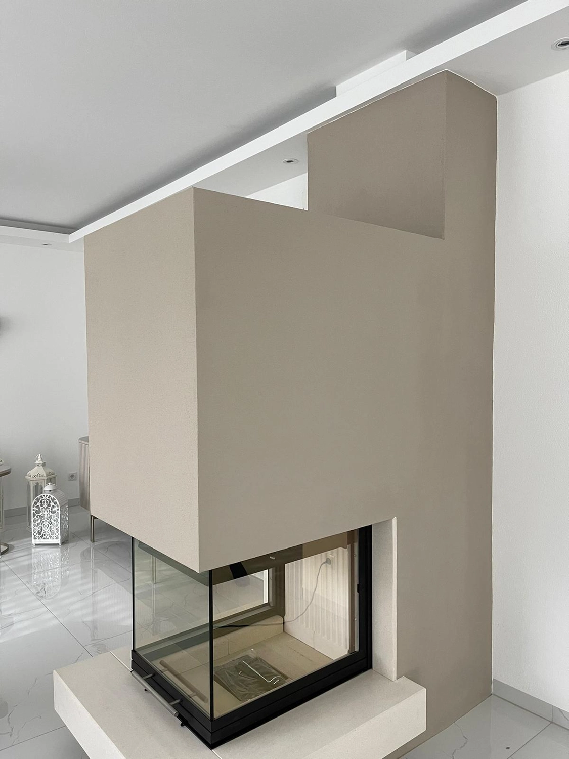 Karello Raumdesign - Malerarbeiten - Kamin-Anstrich