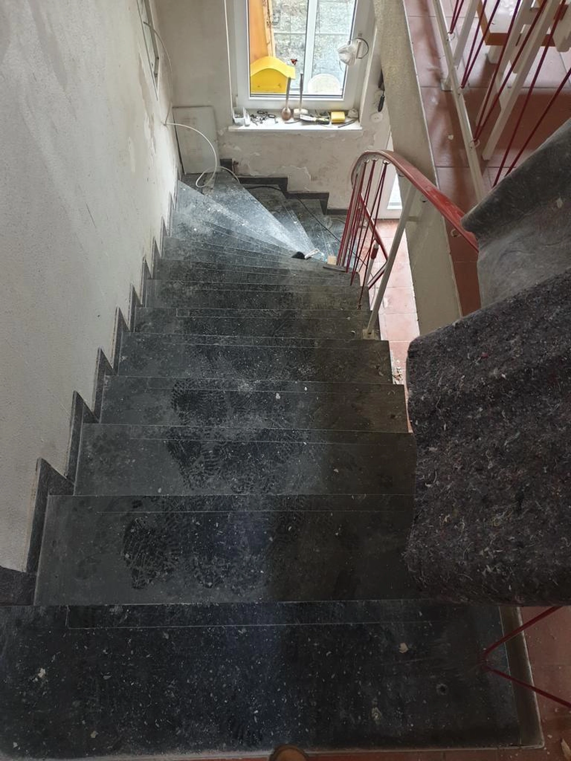 Karello Raumdesign - vor der Treppenrenovierung