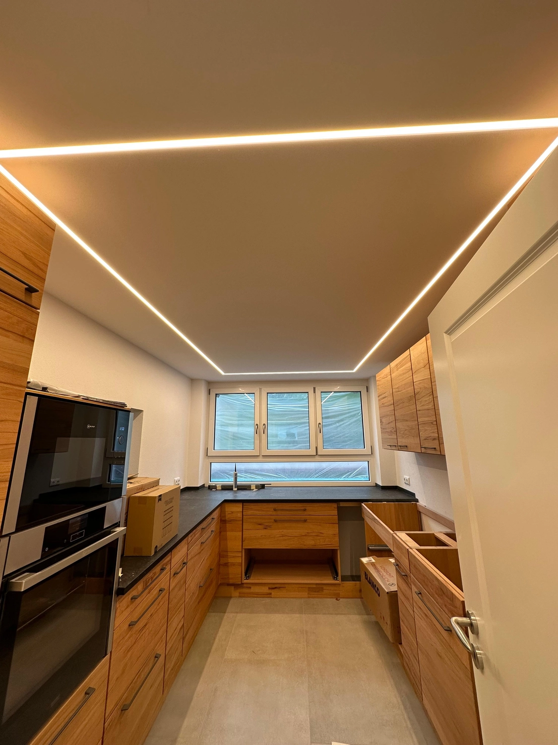 Karello Raumdesign - Trockenbauarbeiten - Deckenbeleuchtung-Küche-Wuerzburg