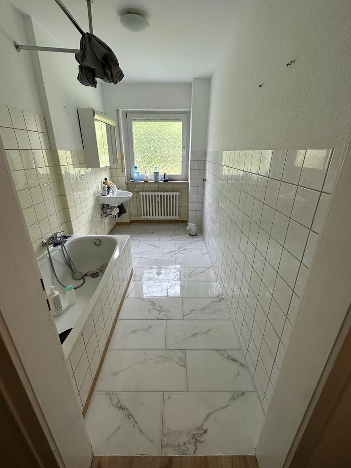 Karello Raumdesign - Badezimmer - Bad-Kernsanierung-Wuerzburg-Nachher