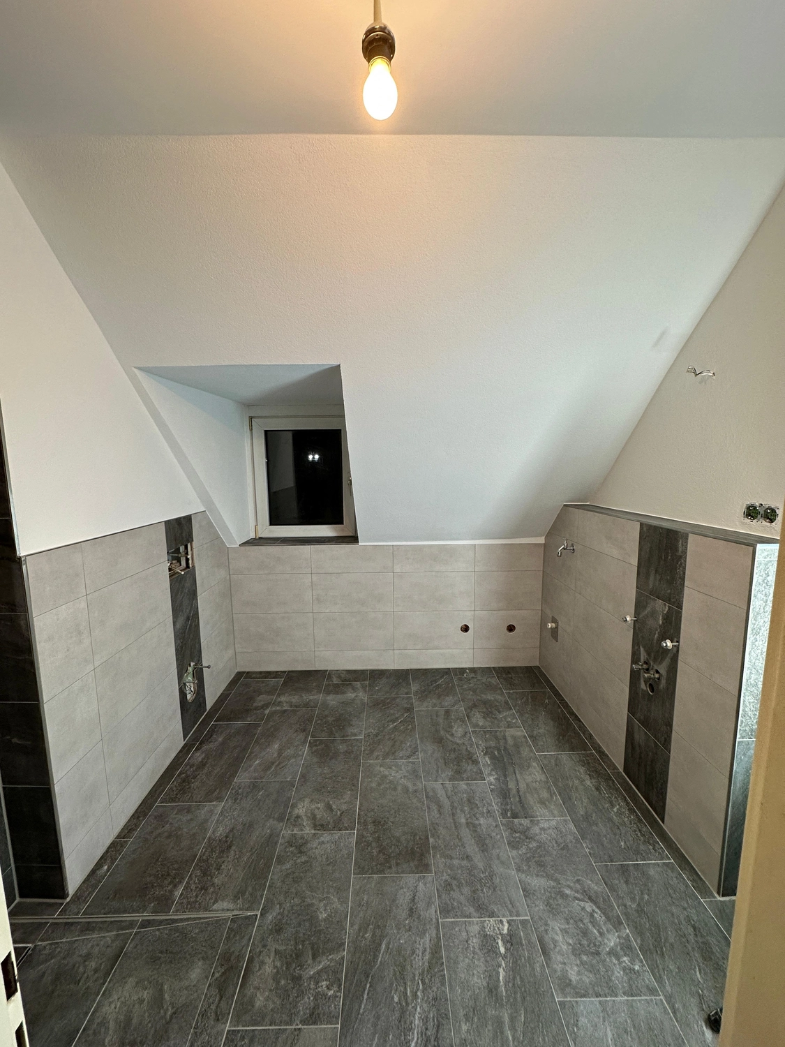 Karello Raumdesign - Badezimmer - Badezimmer-Fliesen-Wuerzburg-Nachher1